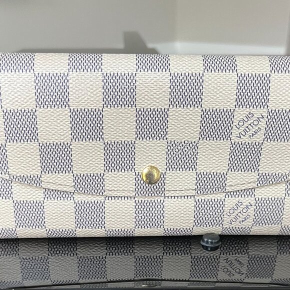 Louis Vitton The Emilie wallet in Damier Azur canvas - Picture 9 of 14
